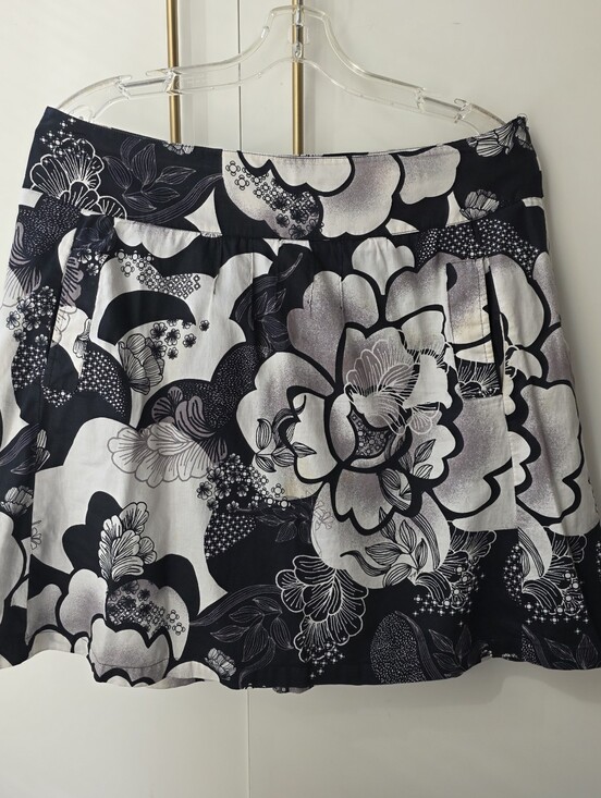 Mexx Dresses & Skirts - Mexx Black & White Graphic Floral Mini Skirt